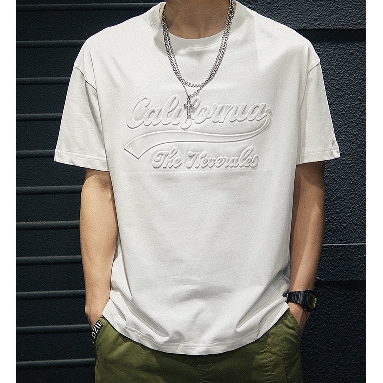 T-shirt with embossed logo design HL1554