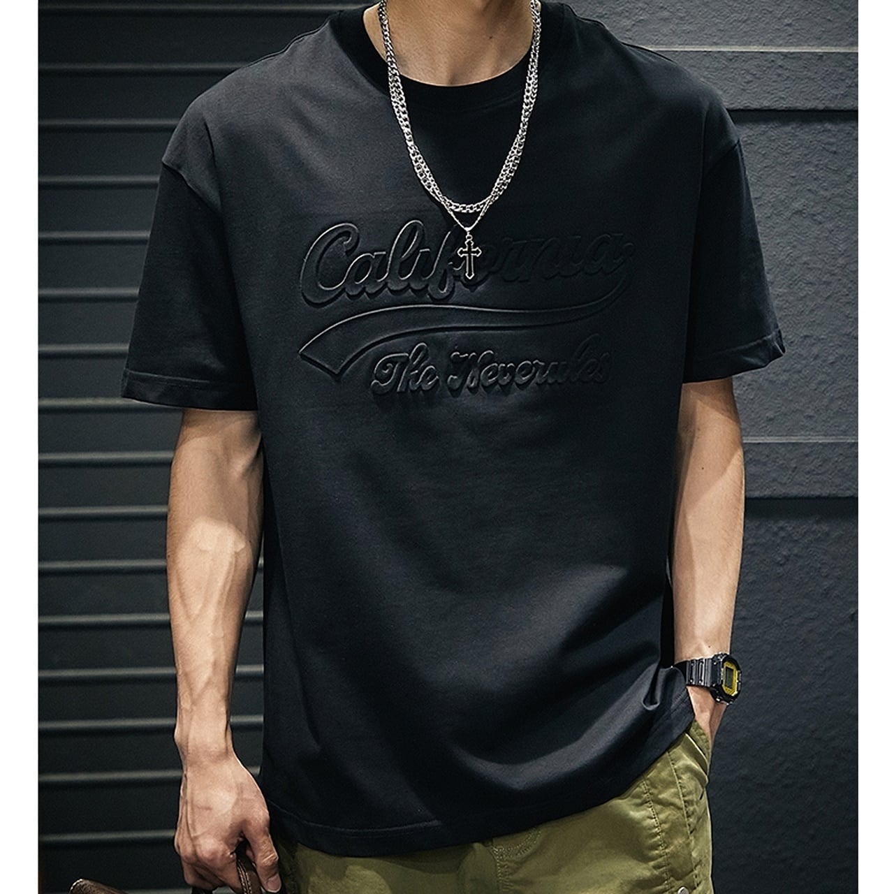T-shirt with embossed logo design HL1554