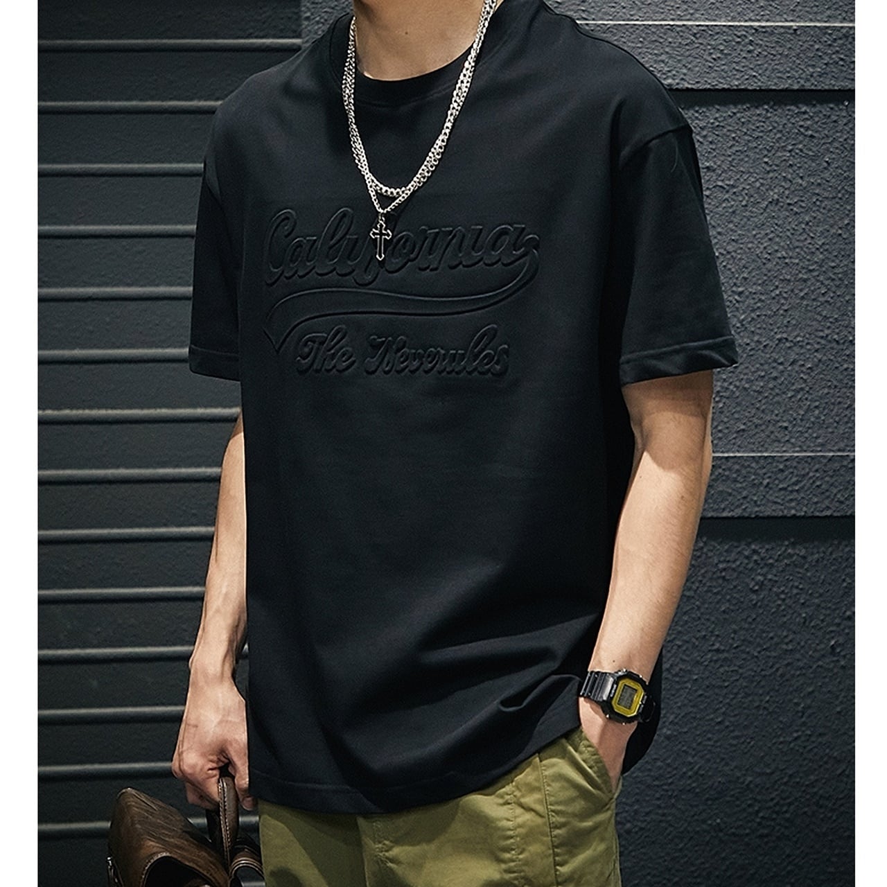 T-shirt with embossed logo design HL1554