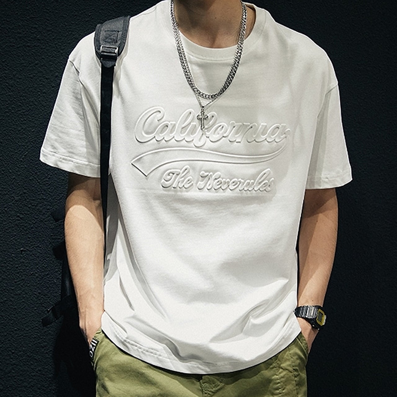 T-shirt with embossed logo design HL1554