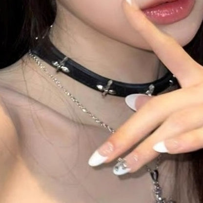 Cross choker E7036