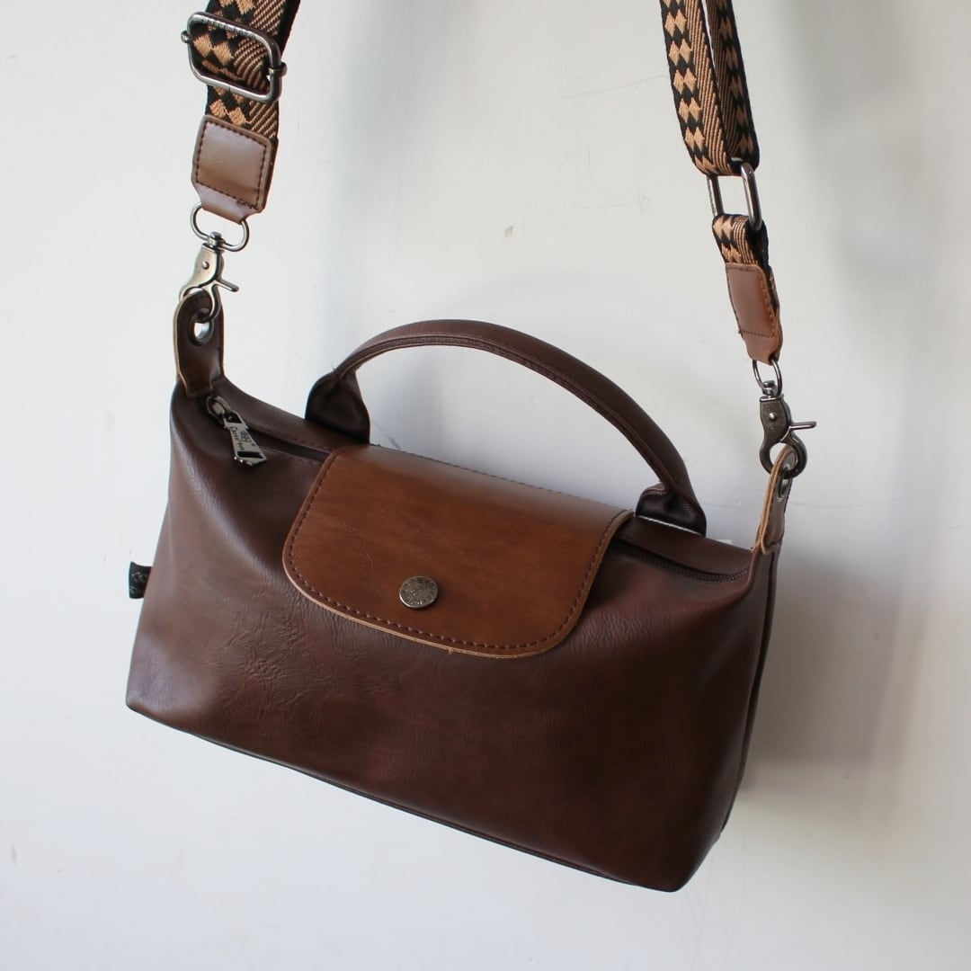 Wide strap shoulder bag HL2608