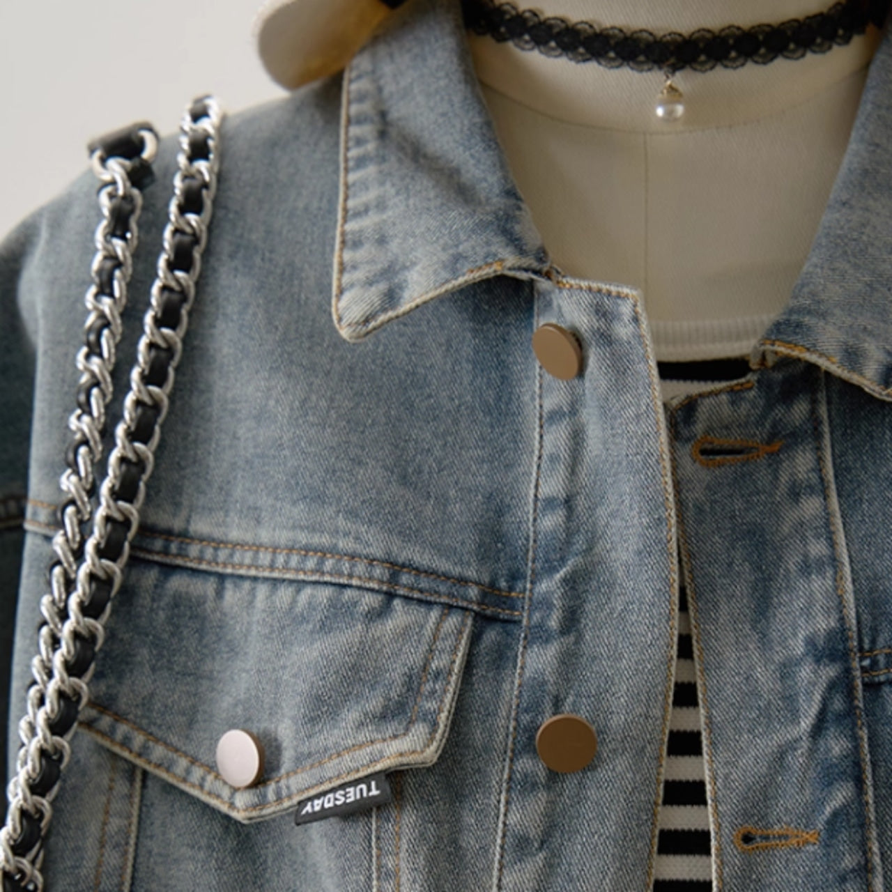 Logo embroidered denim jacket D0089