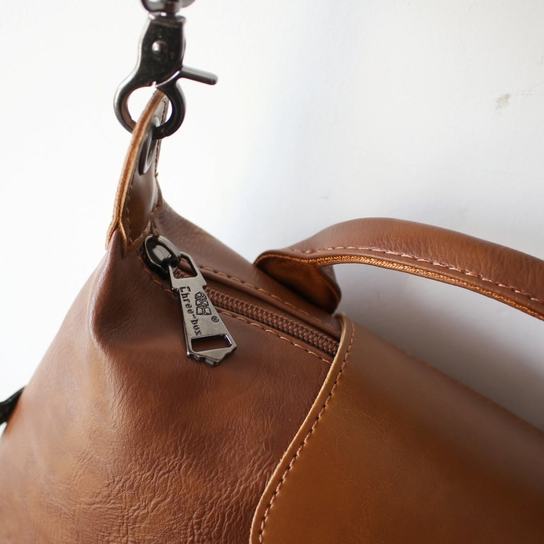 Wide strap shoulder bag HL2608