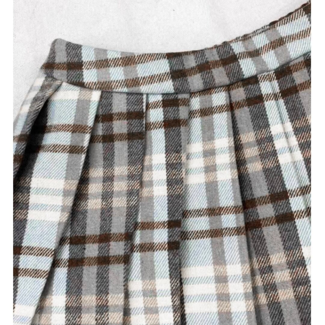 Short length coat & Pleated skirt E7005