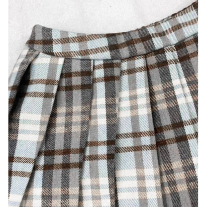 Short length coat & Pleated skirt E7005