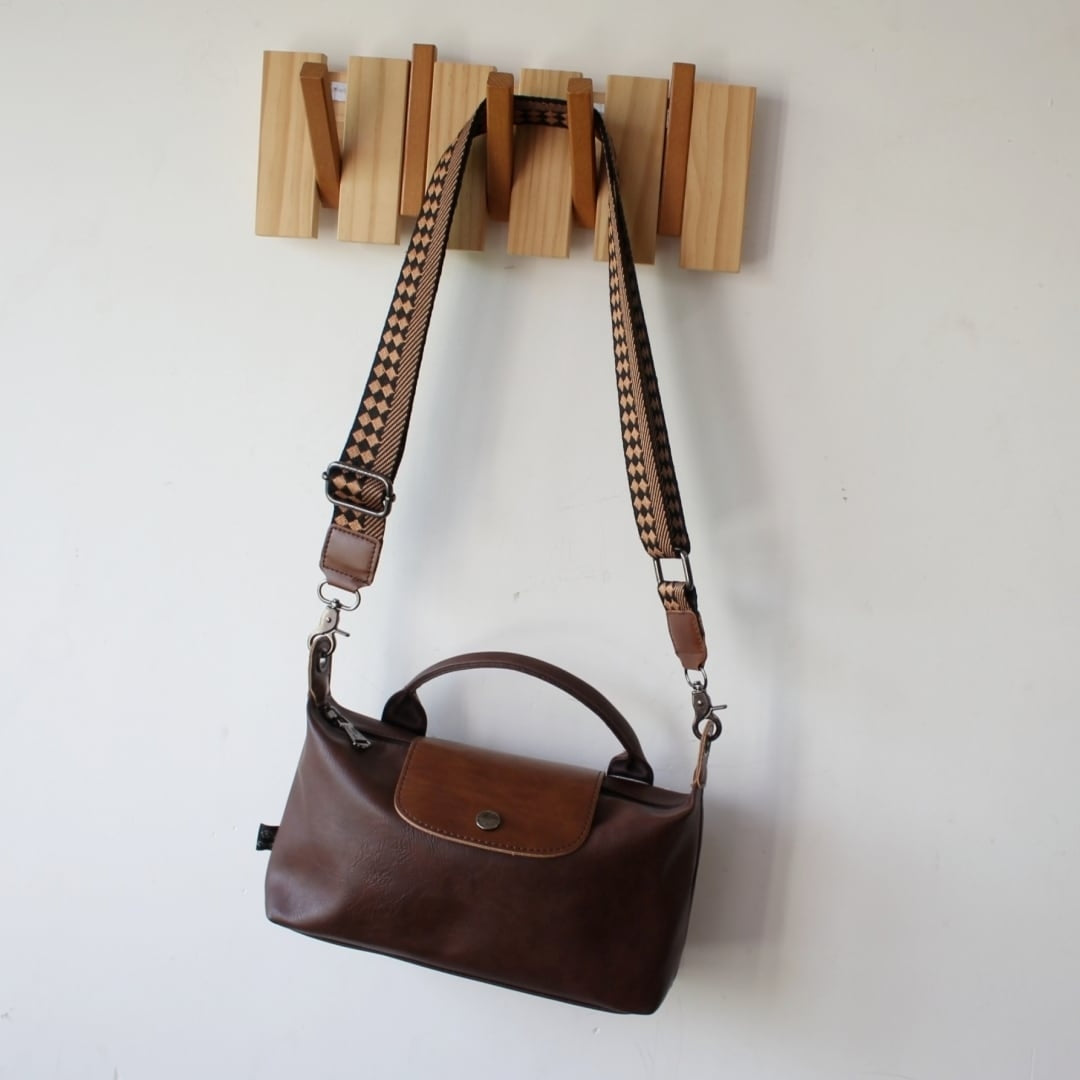 Wide strap shoulder bag HL2608