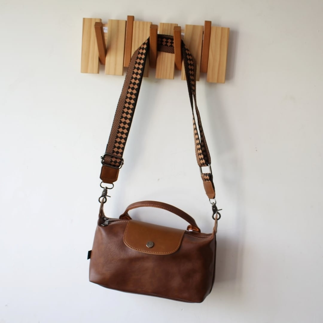 Wide strap shoulder bag HL2608