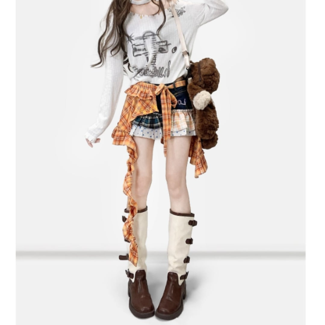 Denim shorts & checked skirt E7028