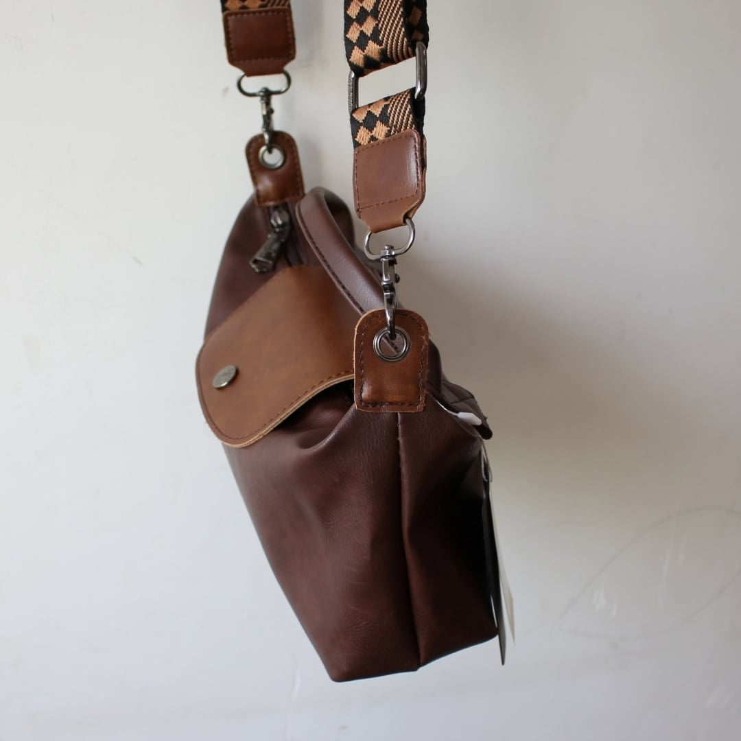 Wide strap shoulder bag HL2608