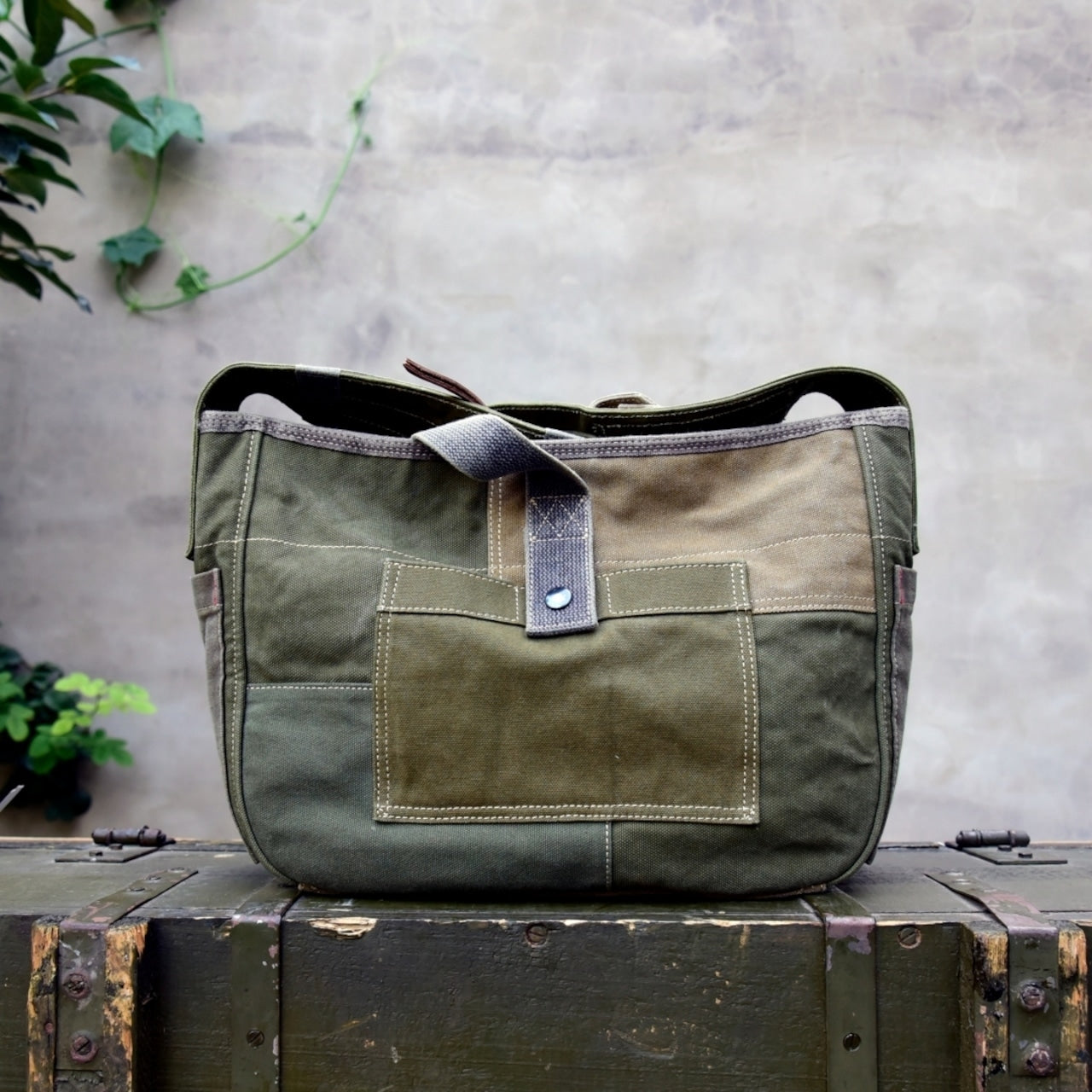 Patchwork Denim Messenger Bag D0033