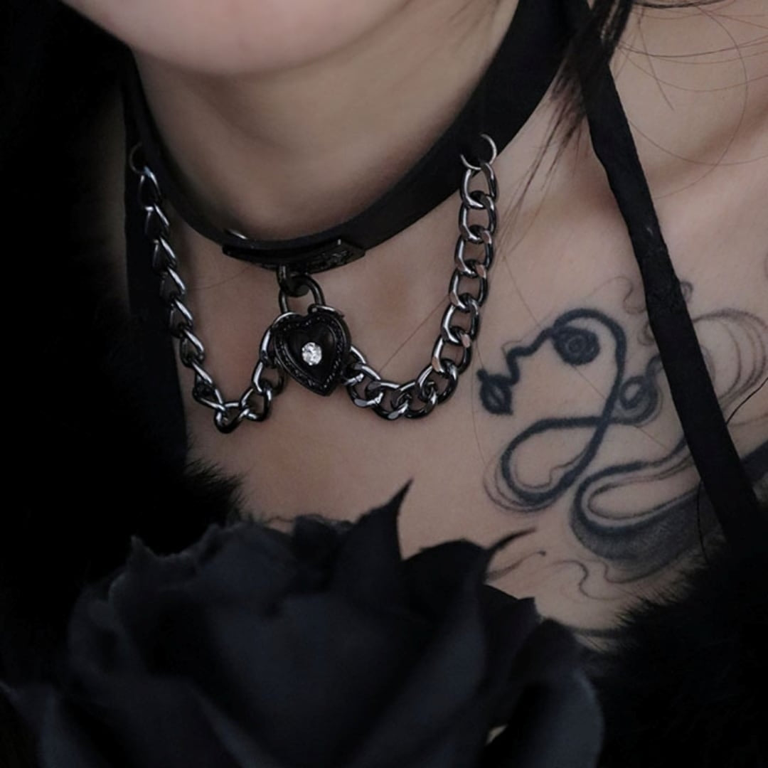 Heart & chain choker E7034