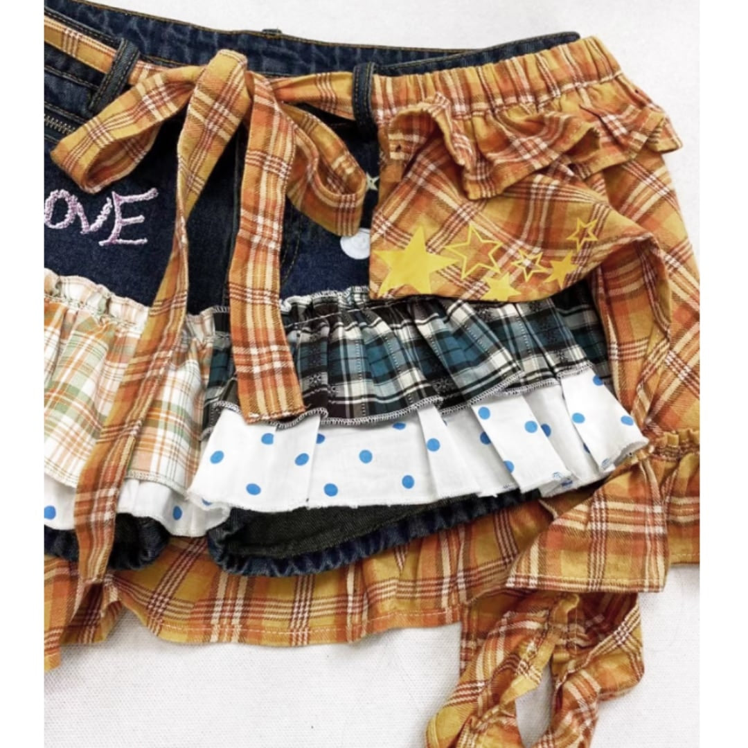Denim shorts & checked skirt E7028