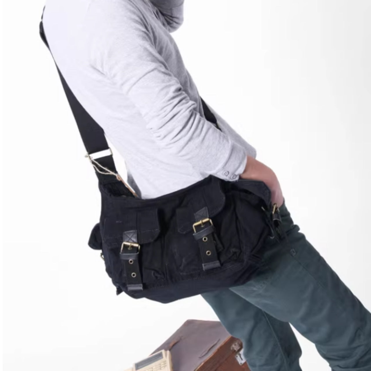 Multi Pocket Messenger Bag D0045