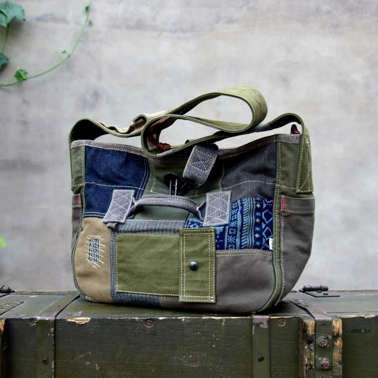 Patchwork Denim Messenger Bag D0033