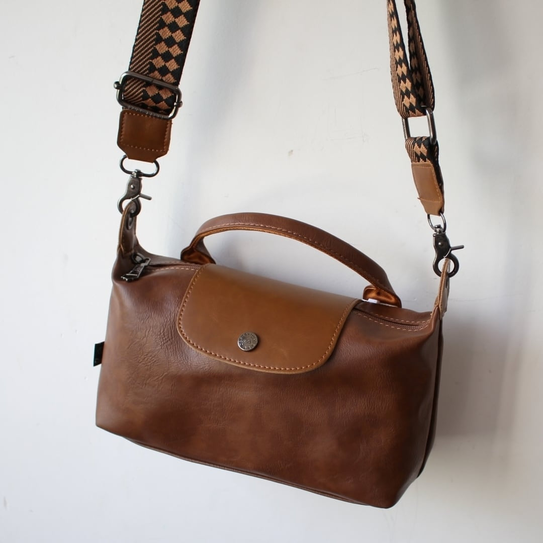 Wide strap shoulder bag HL2608