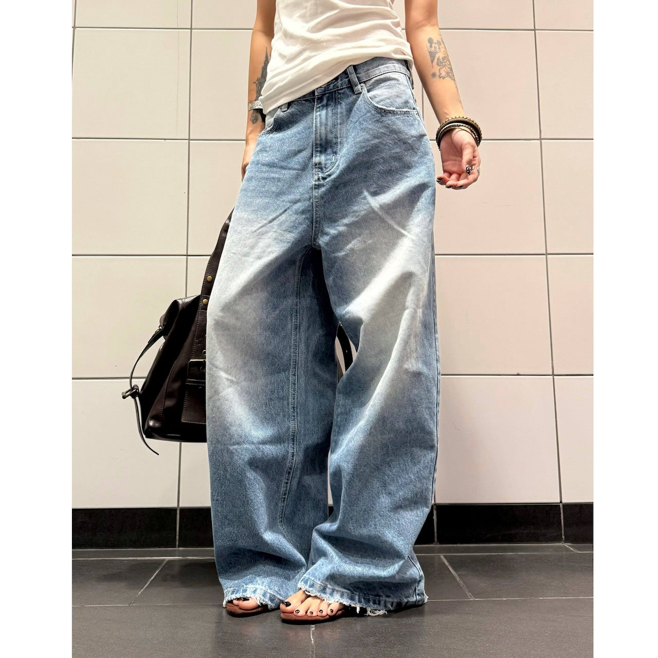 Wide leg washed denim jeans D0197