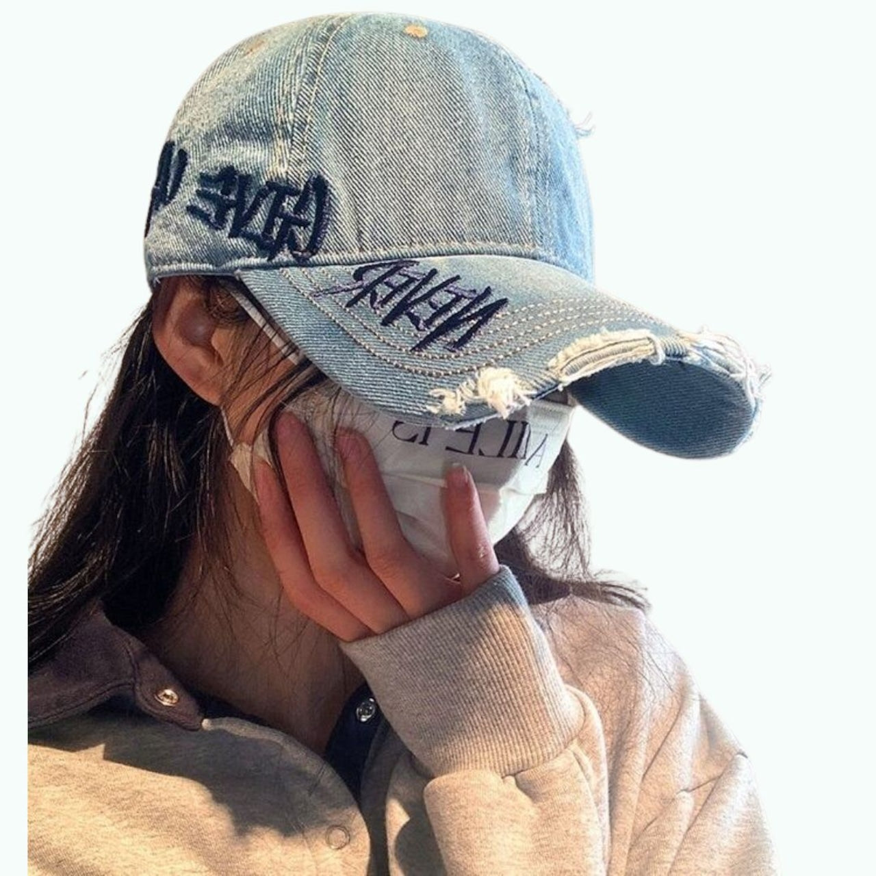 Distressed denim cap D0211