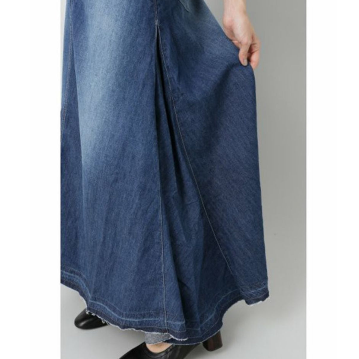 Long denim skirt D0253