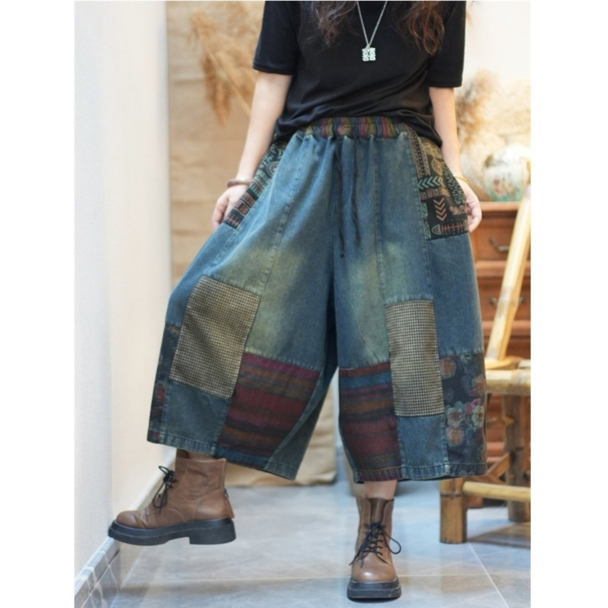 Patchwork Wide-Leg Denim Shorts D0261