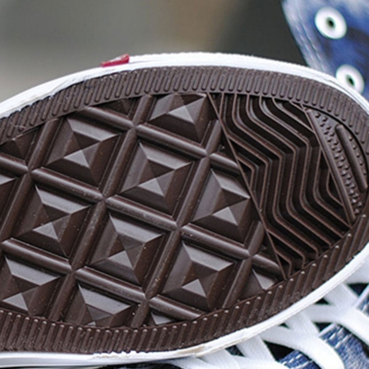 High-top denim sneakers D0339