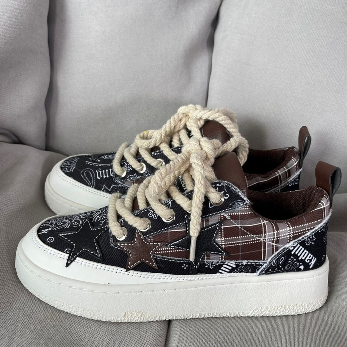 Star-motif denim sneakers D0340